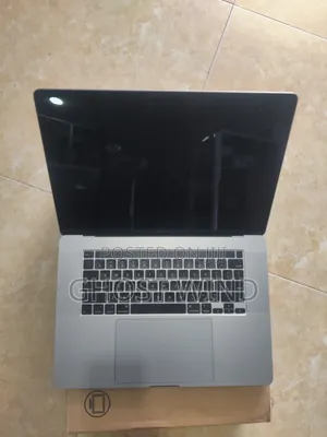 Laptop Apple MacBook Pro 2019 16GB Intel Core I7 SSD 1T