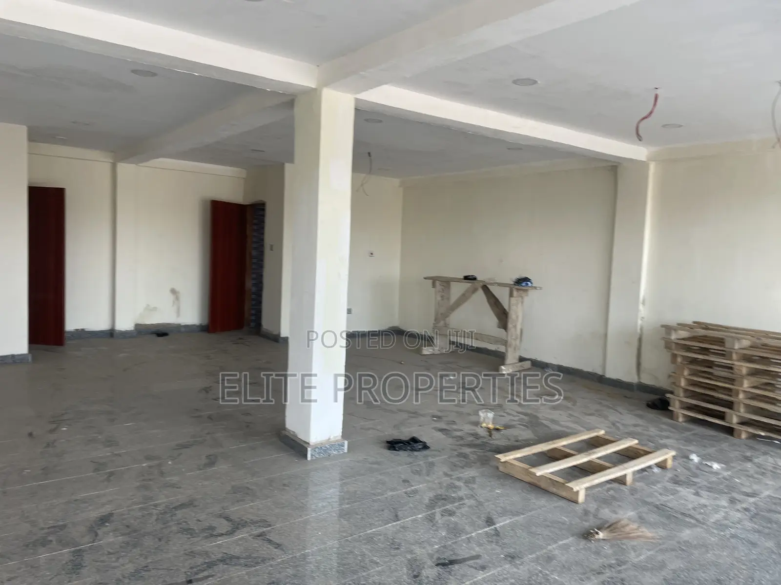 Roadside Shops for Rent in Comm_25 Tema