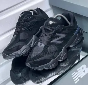 Black New Balance 9060
