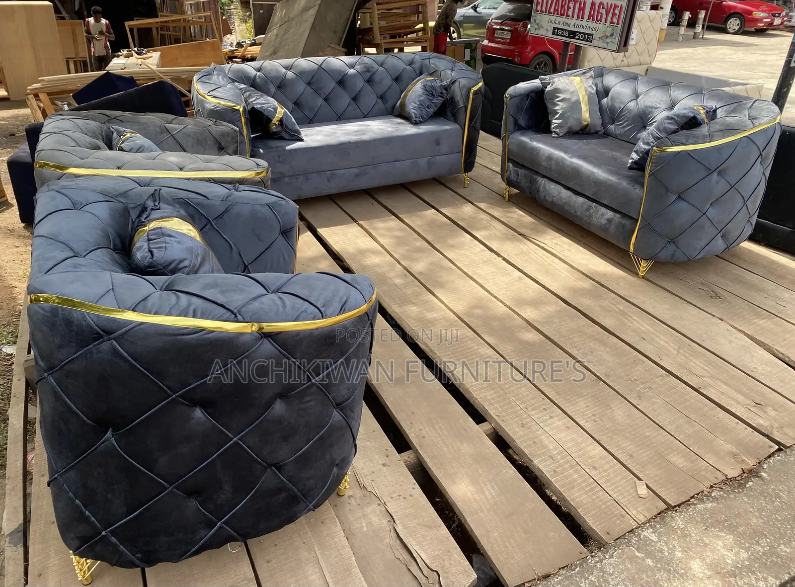 Tufted Sofa Sets With Pillows (Cash on Delivery)