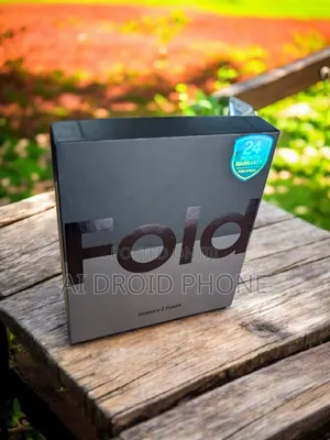 New Samsung Galaxy Z Fold4 256 GB Gold
