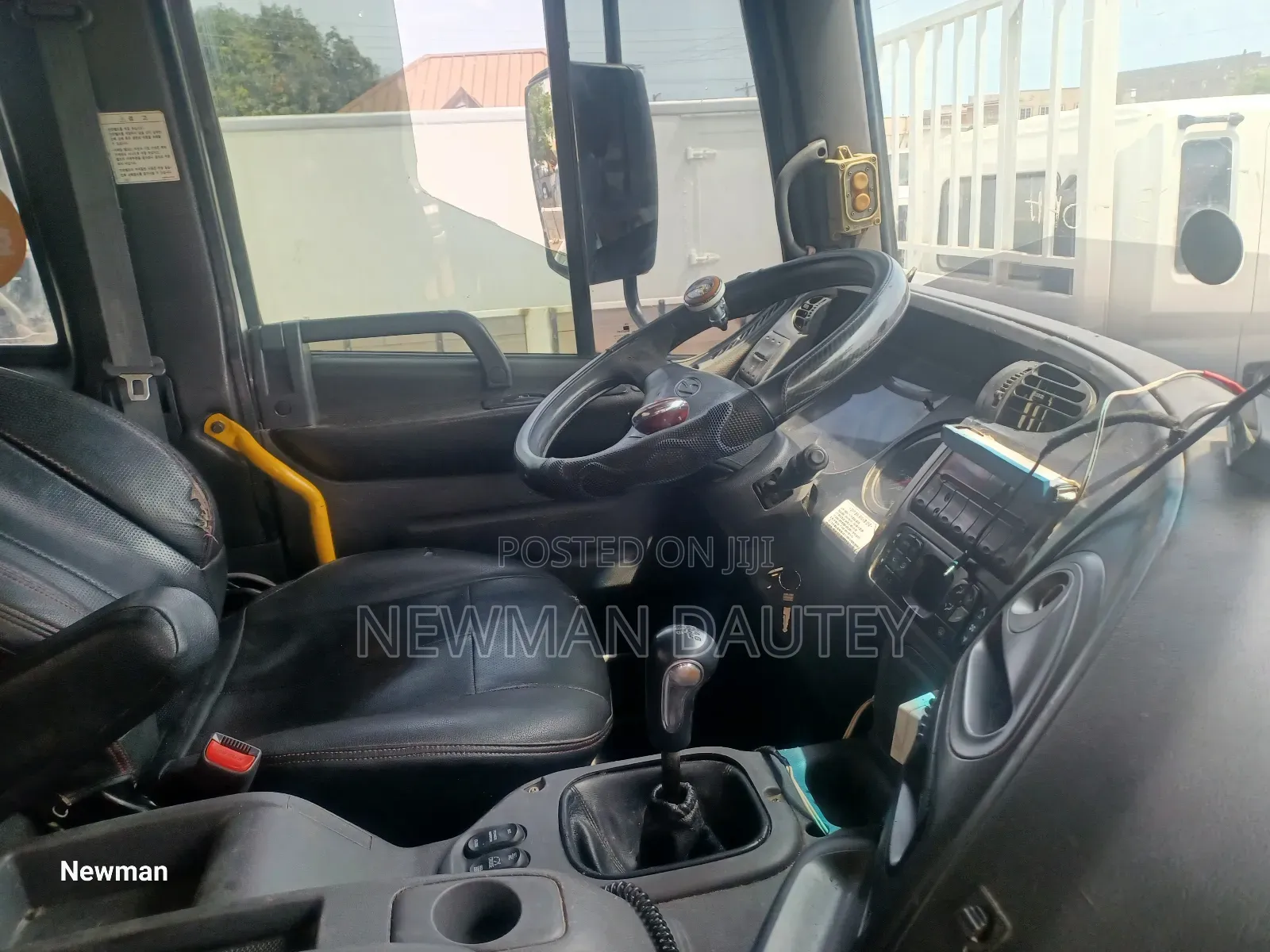Hyundai Heavy-Duty Truck 14ton