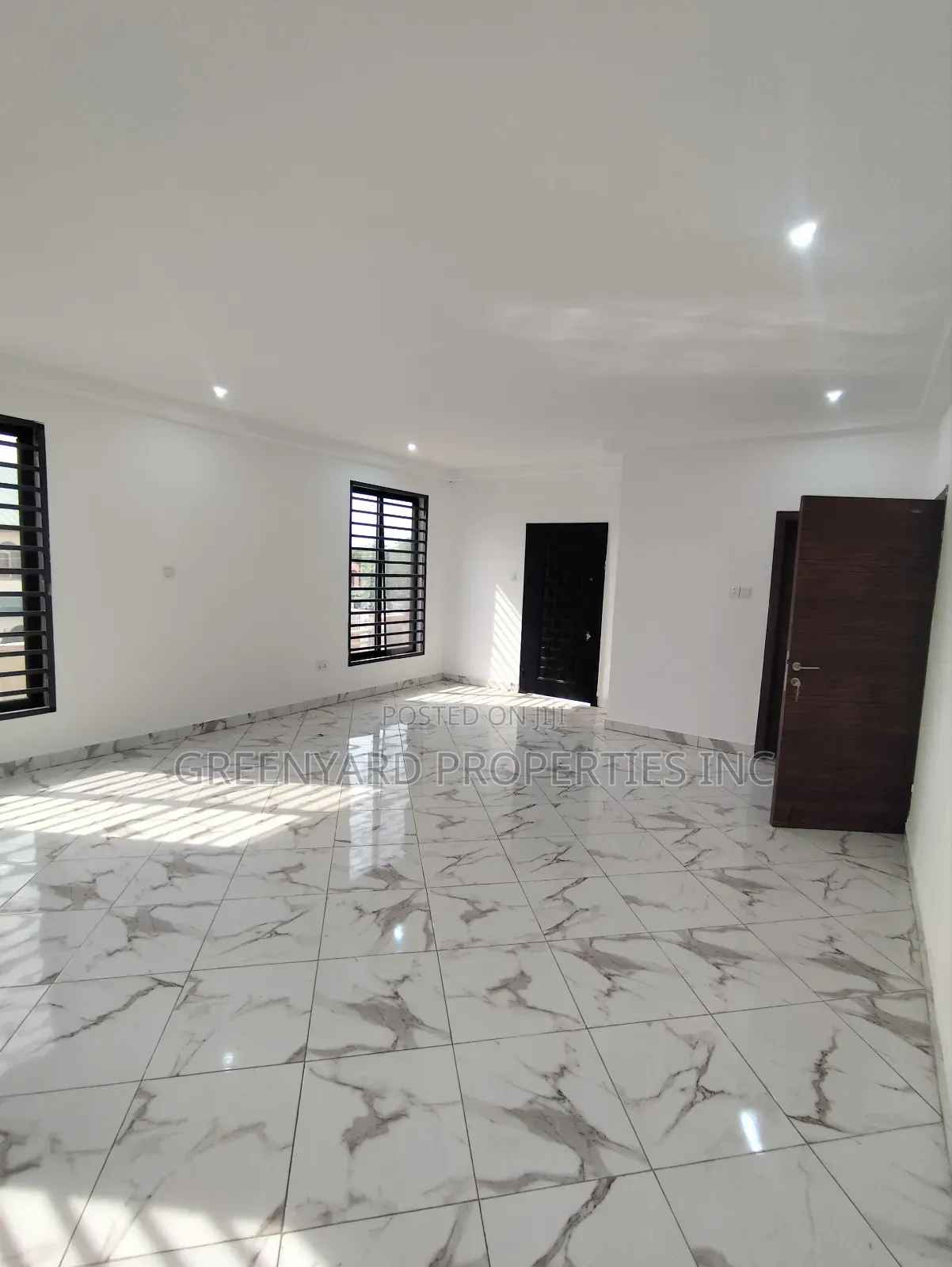 5bdrm House in American House, East Legon for rent