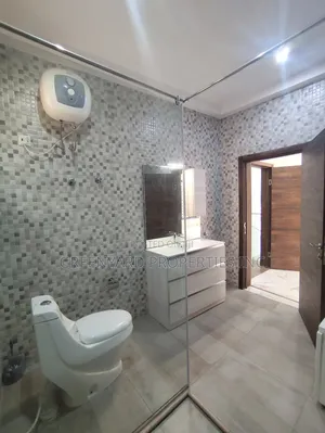 5bdrm House in American House, East Legon for rent