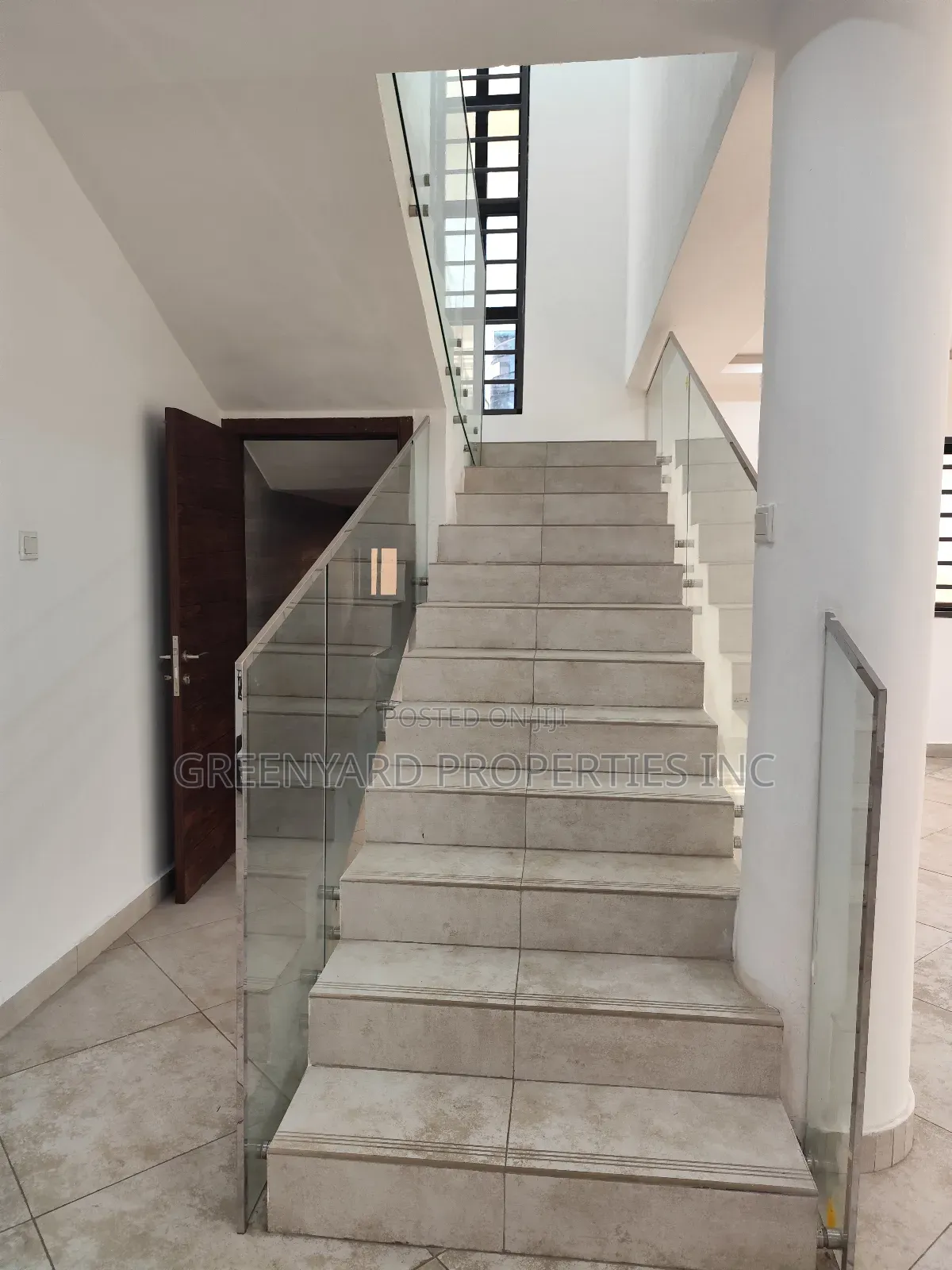 5bdrm House in American House, East Legon for rent
