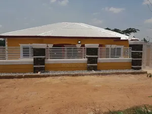 3bdrm House in Asonomaso, Kumasi Metropolitan for sale