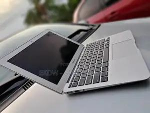 Laptop Apple MacBook Air 4GB Intel Core i5 SSD 128GB