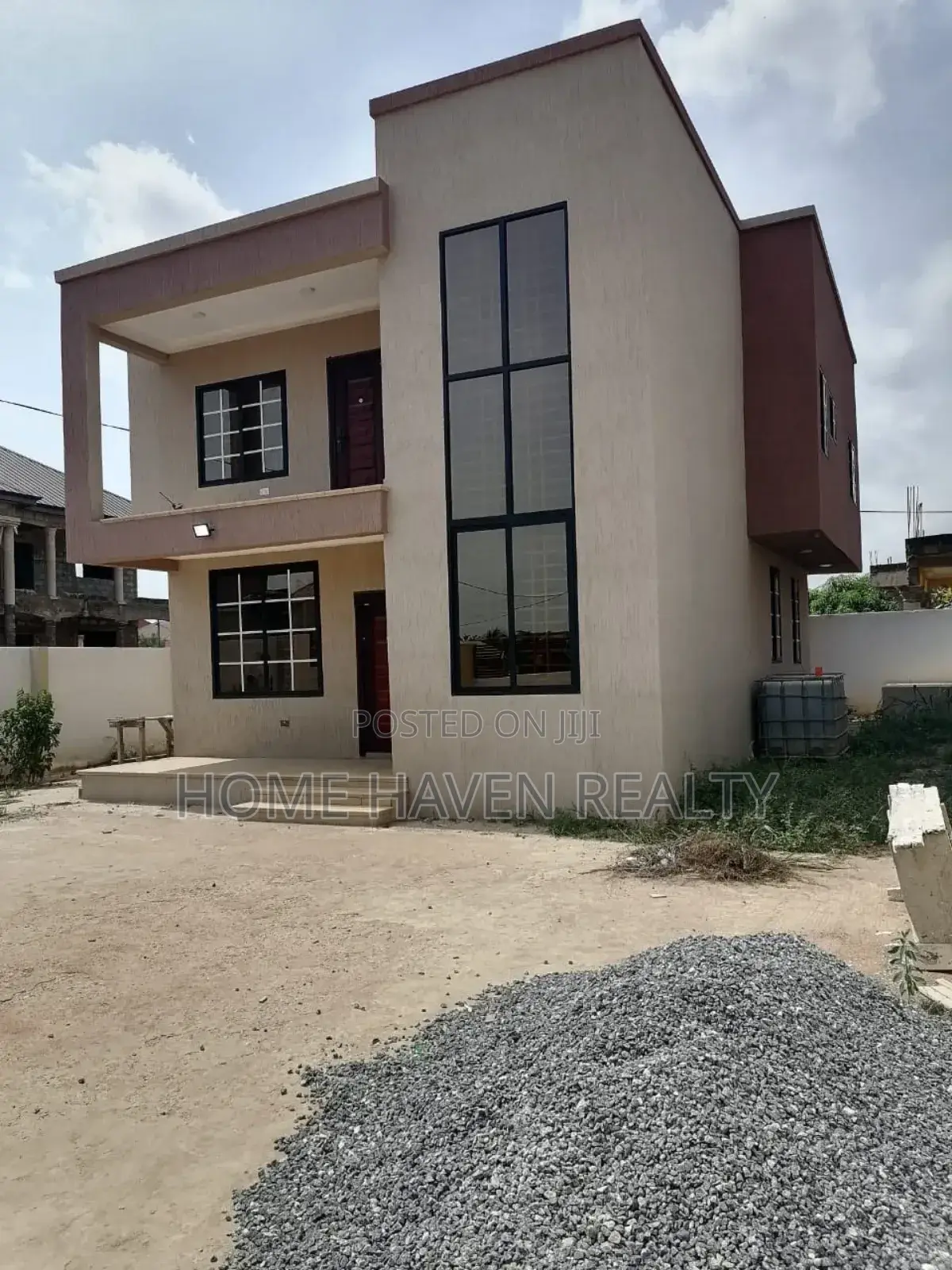 4bdrm House in Stadium, Amasaman for sale