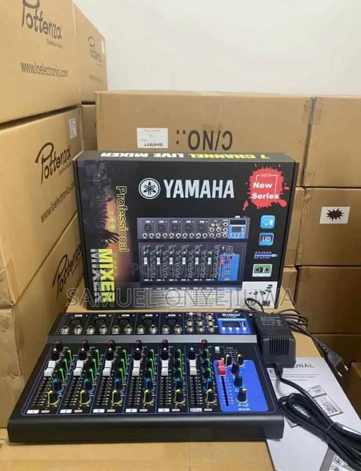 Yahama F7 7-channel Live Mixer With Bt And Effects
