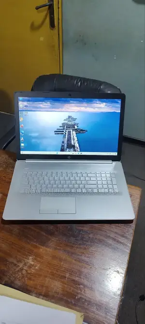 Laptop HP Pavilion 17 8GB Intel Core I5 SSD 256GB