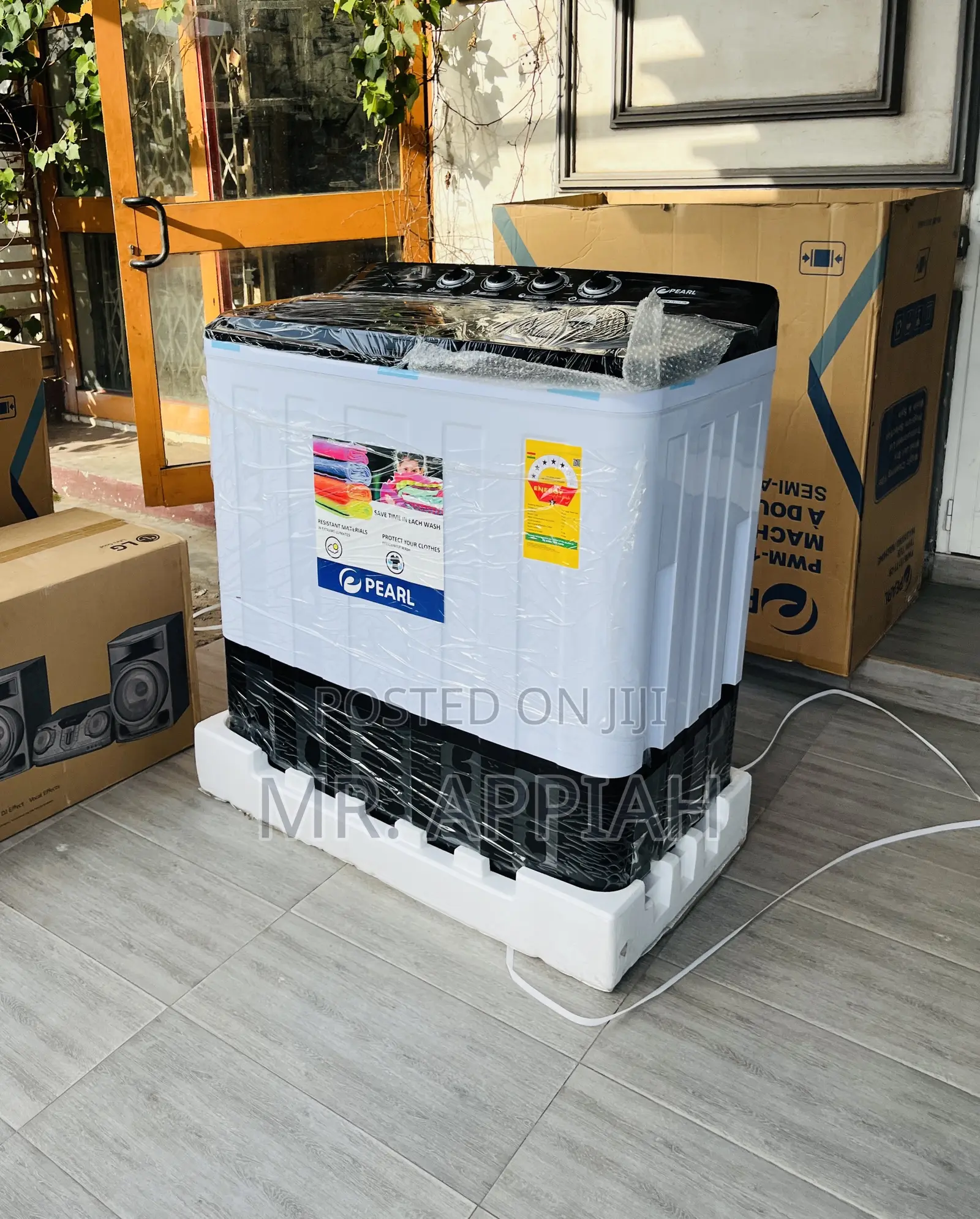 Efficient Pearl 18kg Semi-Auto Washing Machine.