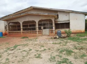 5bdrm House in Brother K Estate, Kumasi Metropolitan for sale