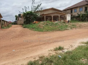 5bdrm House in Brother K Estate, Kumasi Metropolitan for sale