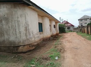 5bdrm House in Brother K Estate, Kumasi Metropolitan for sale