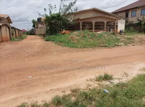 5bdrm House in Brother K Estate, Kumasi Metropolitan for sale