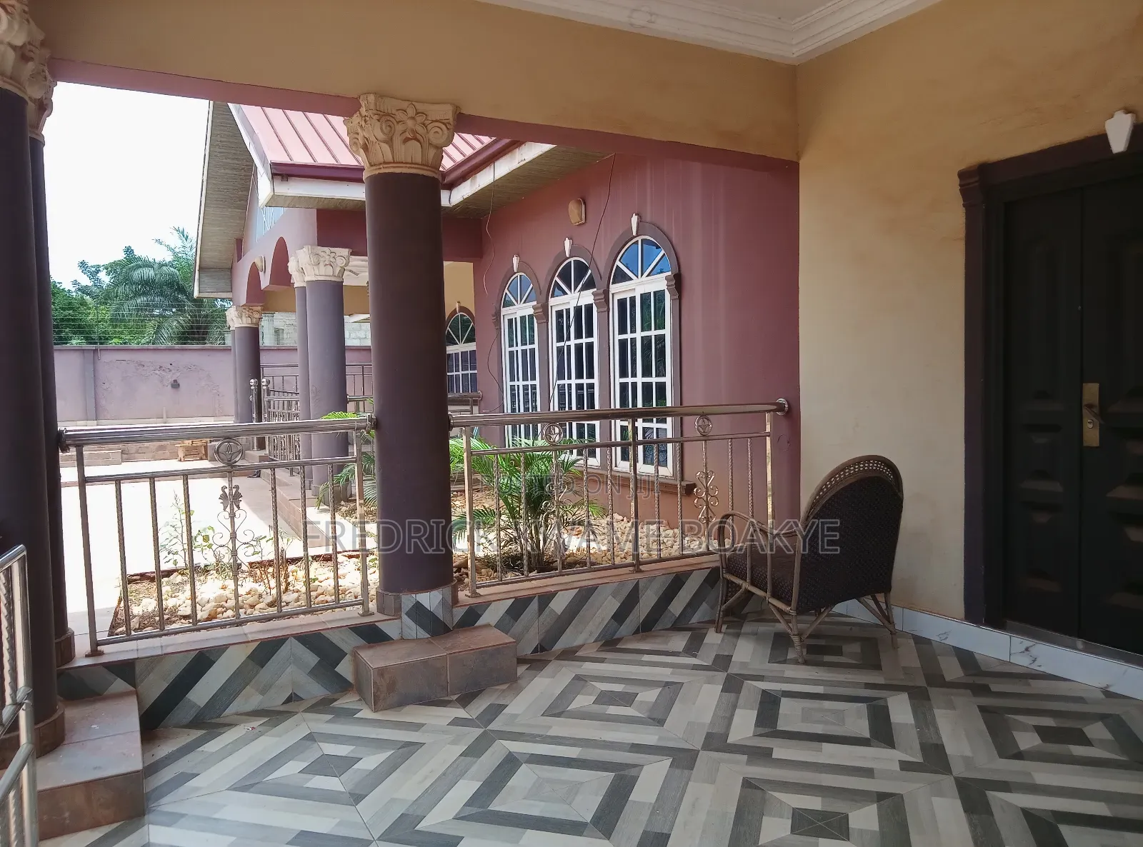 7bdrm House in 7 Bedrooms House For, Kumasi Metropolitan for sale