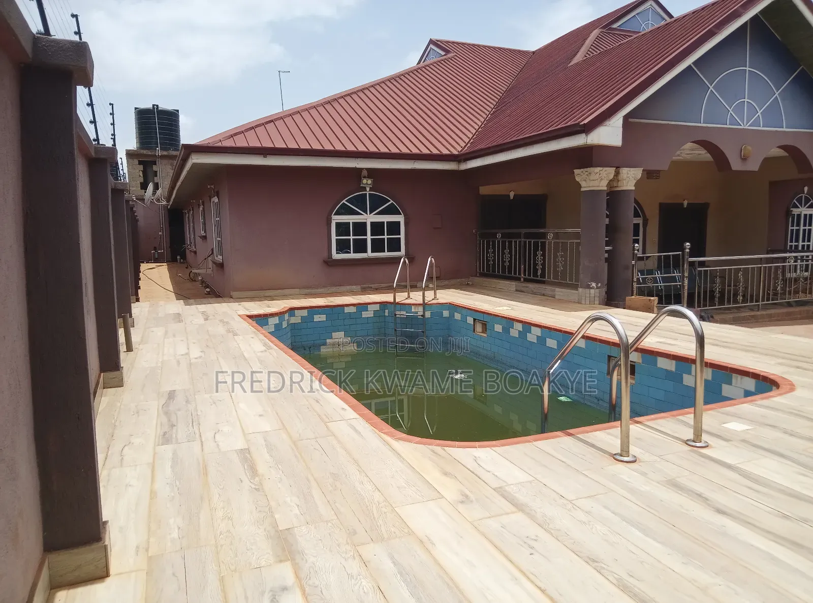 7bdrm House in 7 Bedrooms House For, Kumasi Metropolitan for sale