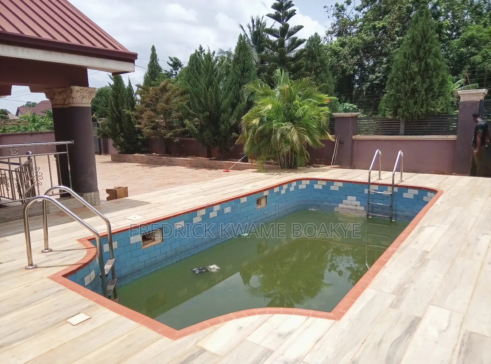 7bdrm House in 7 Bedrooms House For, Kumasi Metropolitan for sale