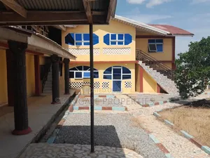 8bdrm House in Aboaso (, Kumasi Metropolitan for sale