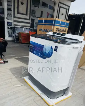 Well Built Midea 8kg Semi-Automatic Washing Machine.