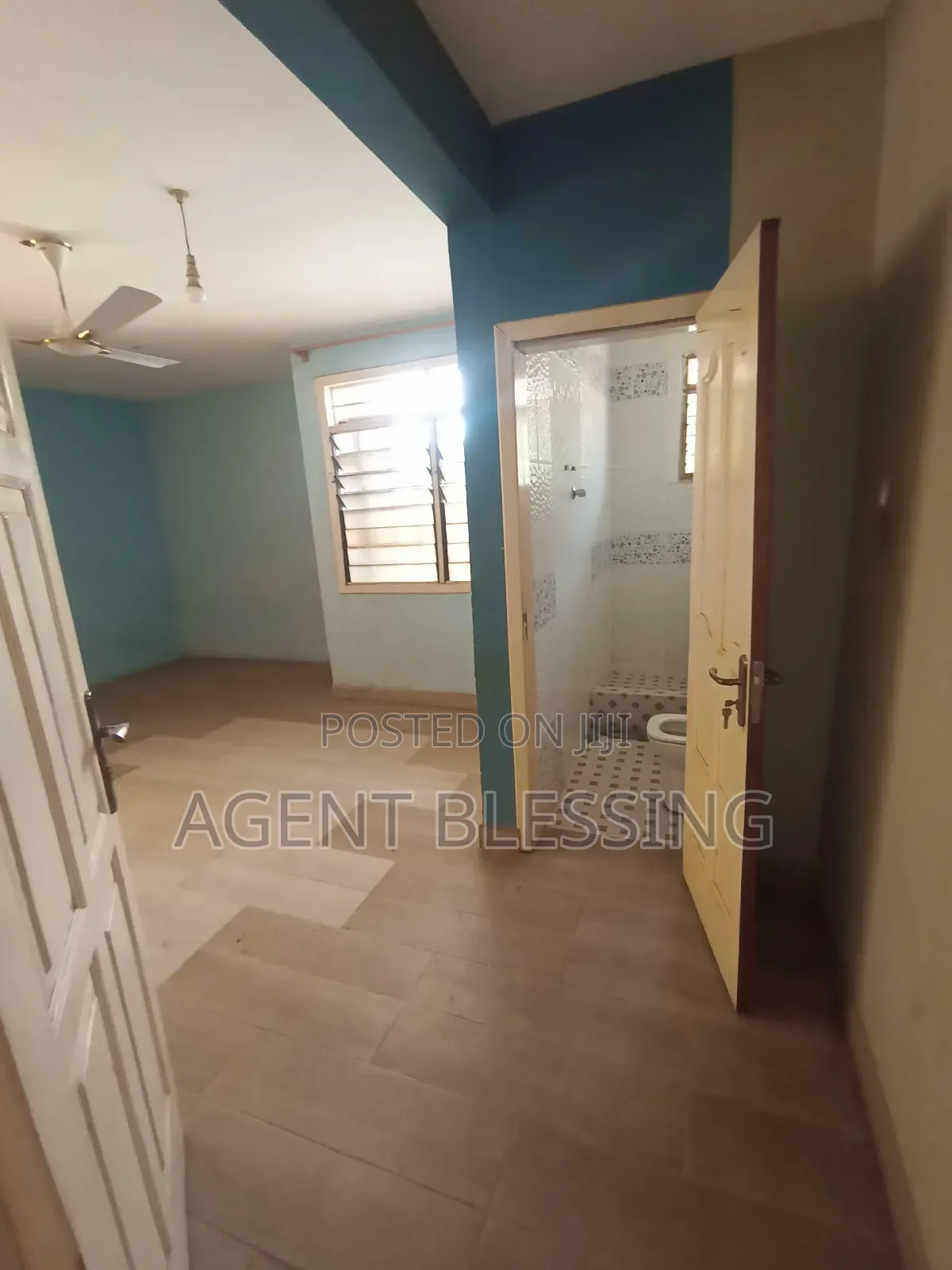 2bdrm Apartment in Community 25, Tema Metropolitan for rent