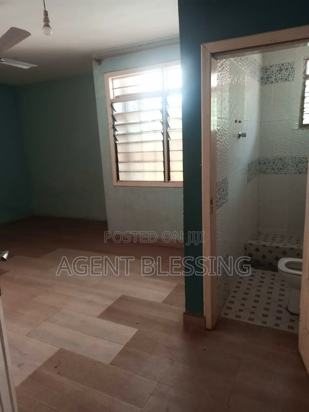 2bdrm Apartment in Community 25, Tema Metropolitan for rent