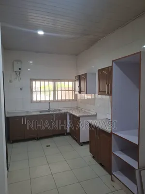 3bdrm House in Sakumono Community, Tema Metropolitan for rent