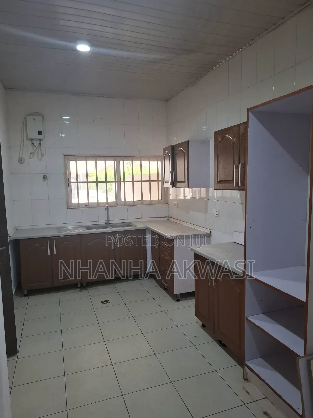 3bdrm House in Sakumono Community, Tema Metropolitan for rent