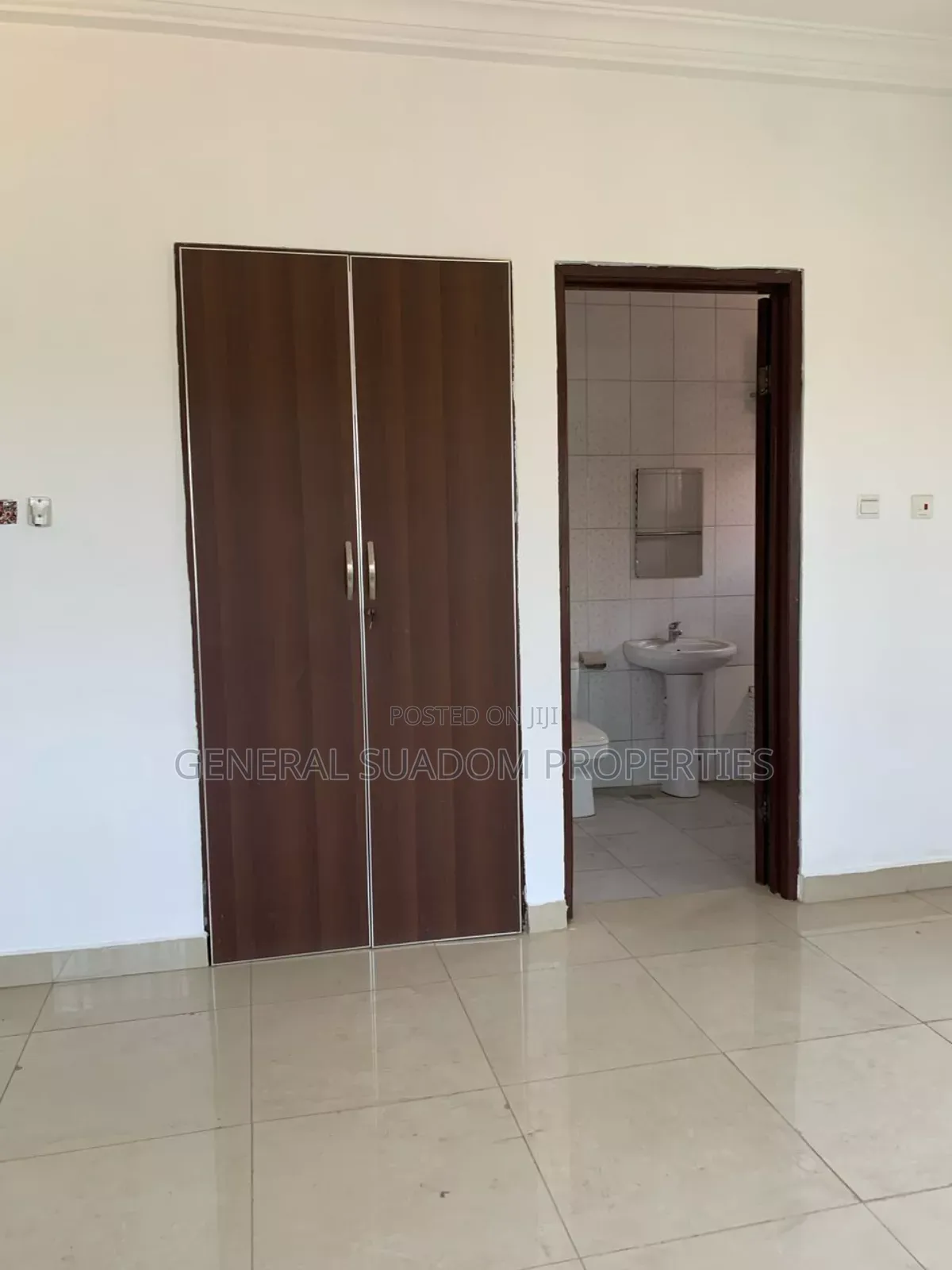 3bdrm Apartment in Suadom Properties, Baatsona Total for rent