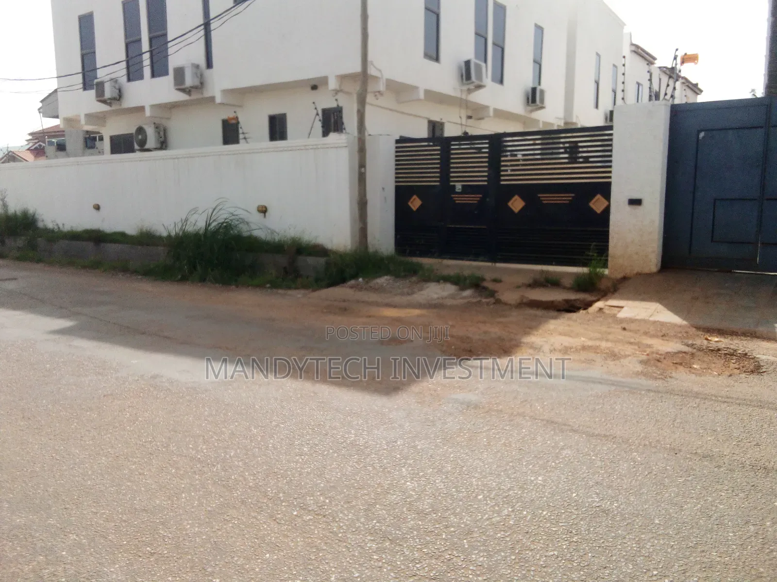 3 Bedroom House by Main Road - Nmai Dzorn - Nana Krom