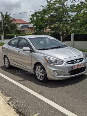 Hyundai Accent 2013 Silver