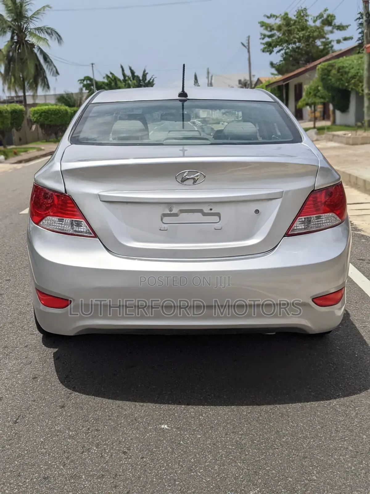 Hyundai Accent 2013 Silver