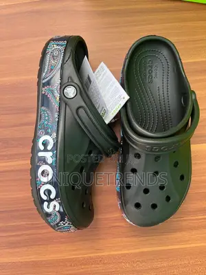 Black Unisex Bayaband Crocs