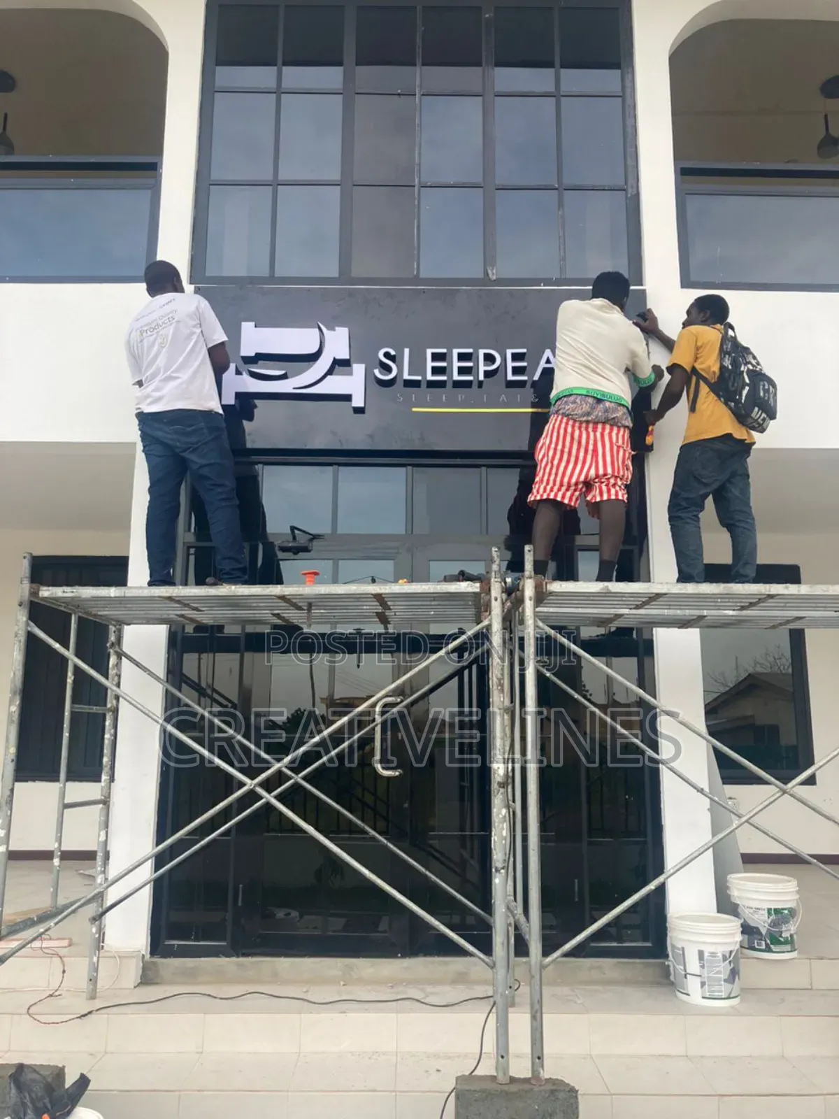 Hotel View Signage