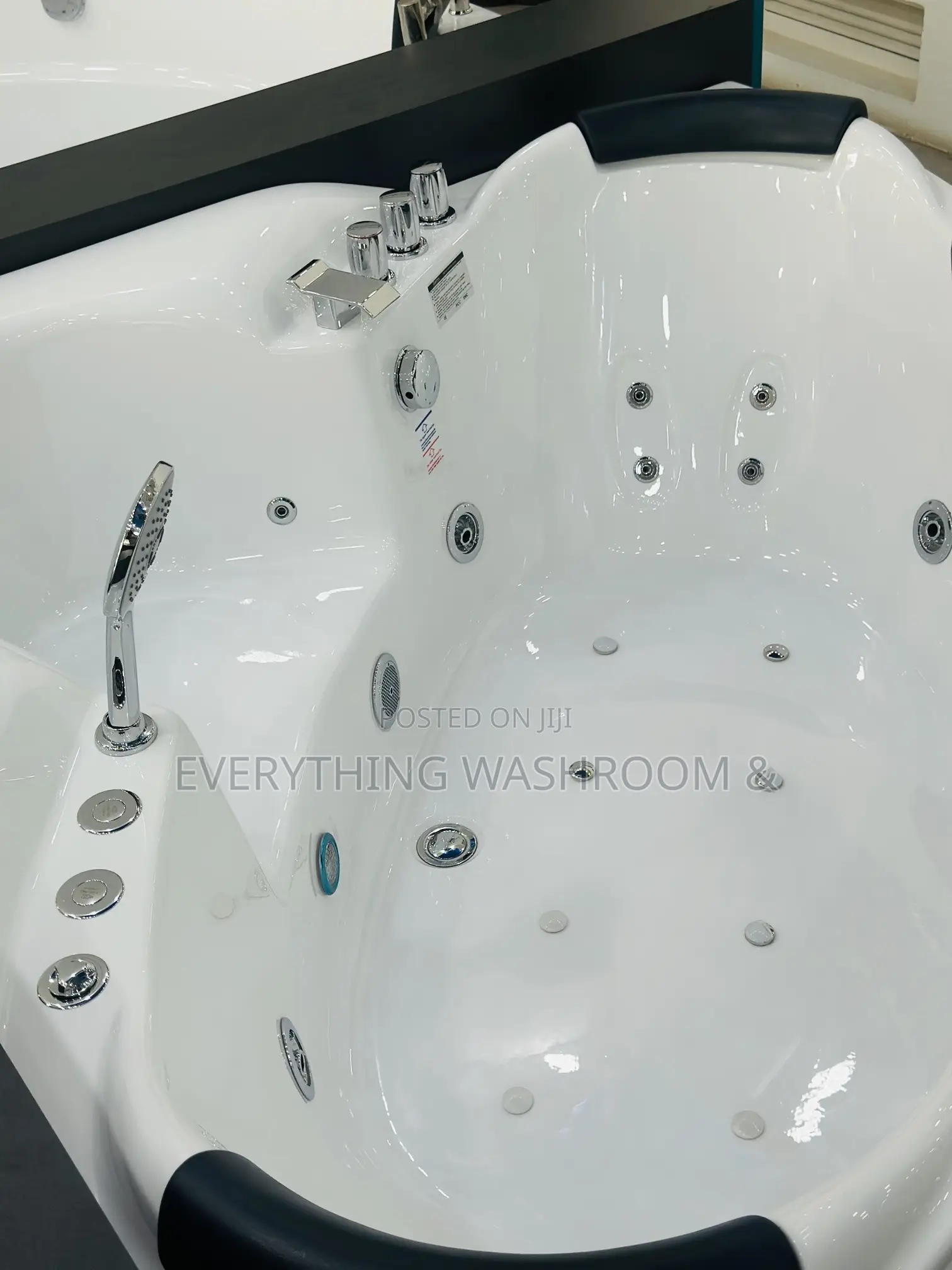 Corner Jacuzzi_big Size Jacuzzi_jacuzzi Bath