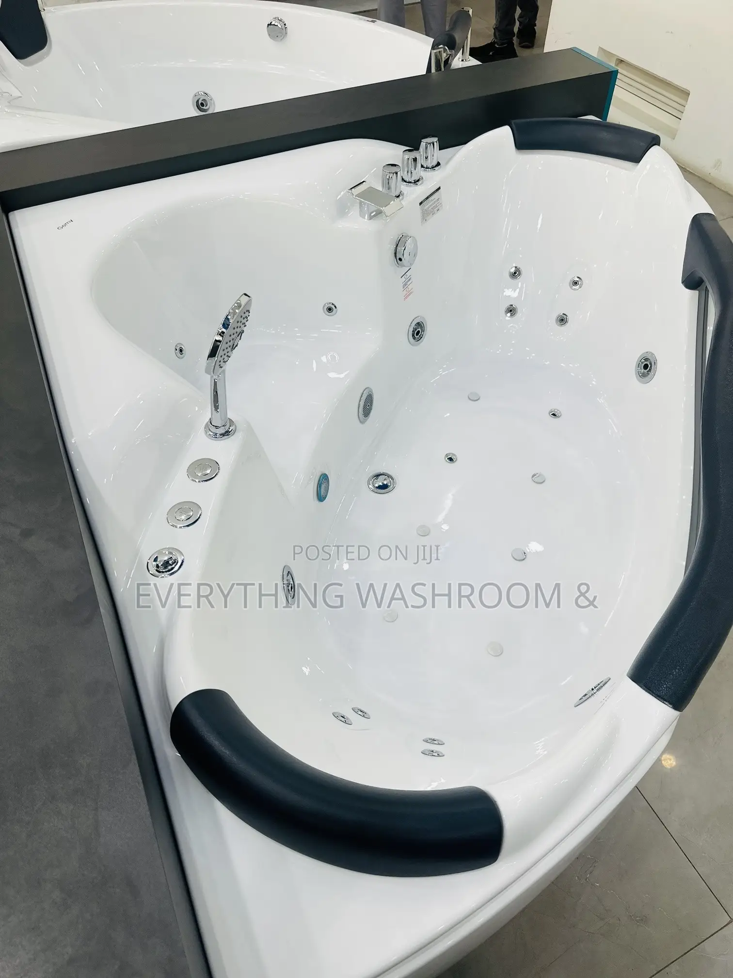 Corner Jacuzzi_big Size Jacuzzi_jacuzzi Bath