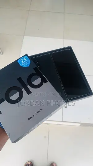 New Samsung Galaxy Z Fold4 256 GB Black