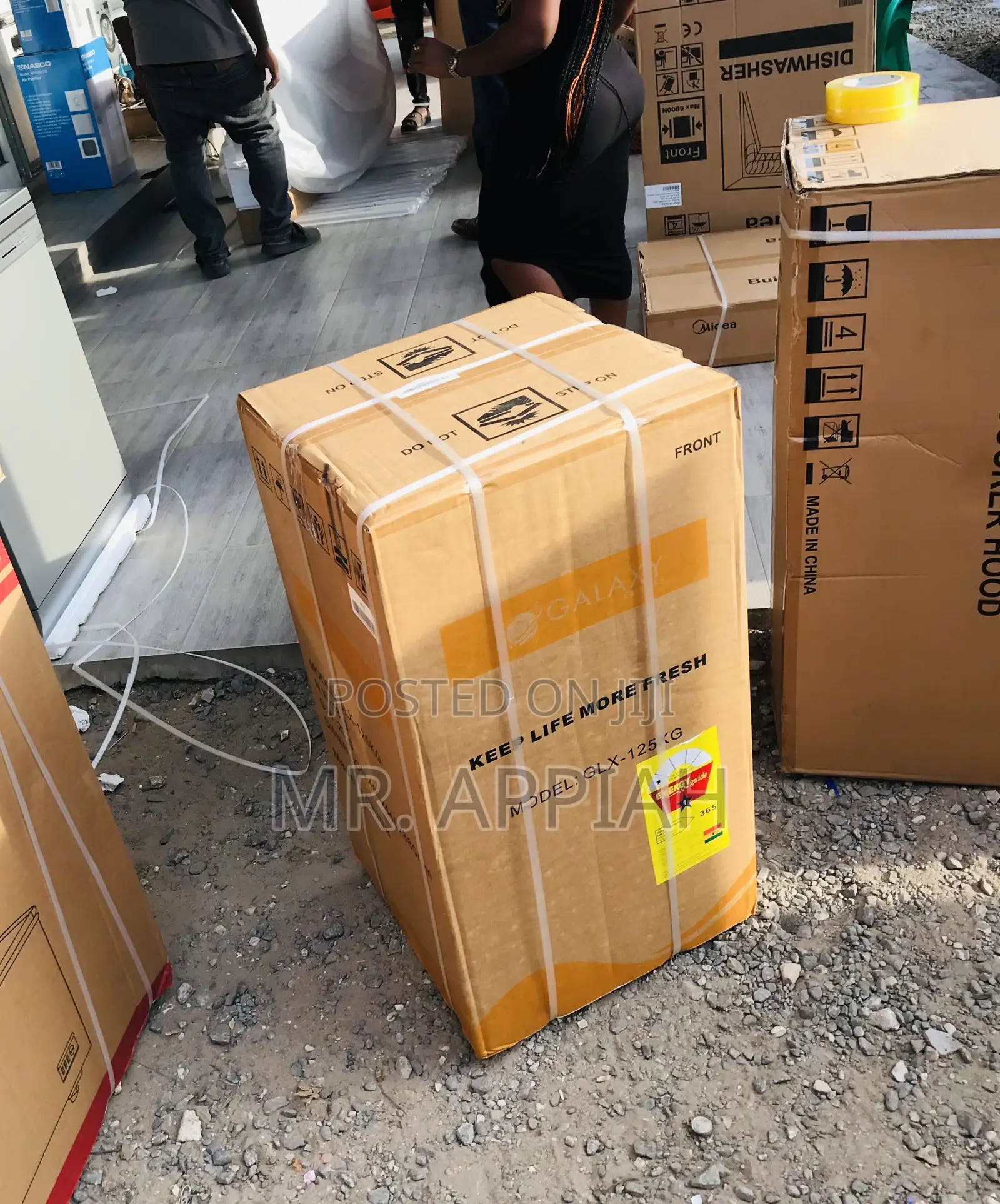 Premium Quality Galaxy Table Top Electric Fridge 
