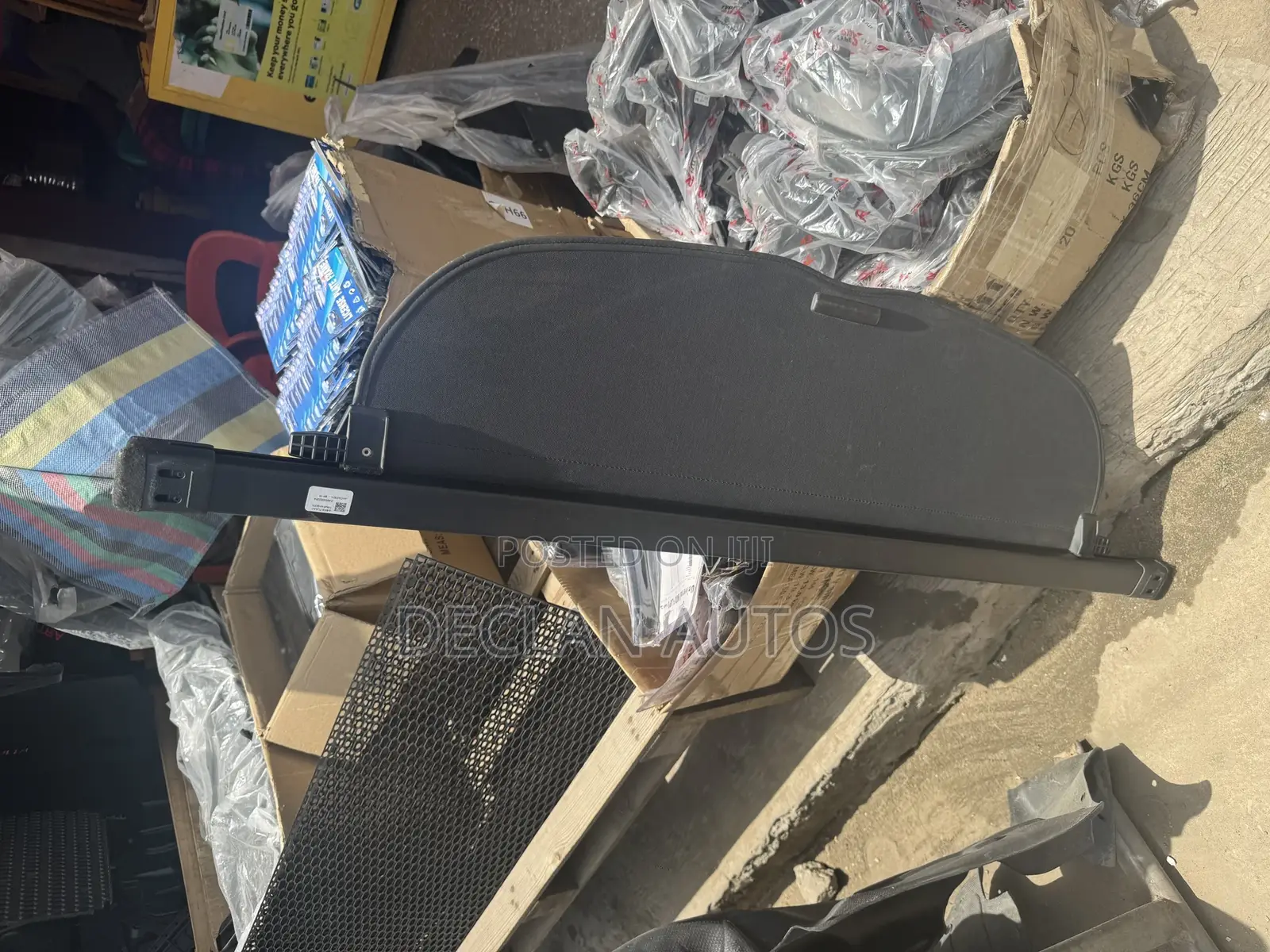 17-22 Crv Carbon Retractable Security Shield Cargo Cover
