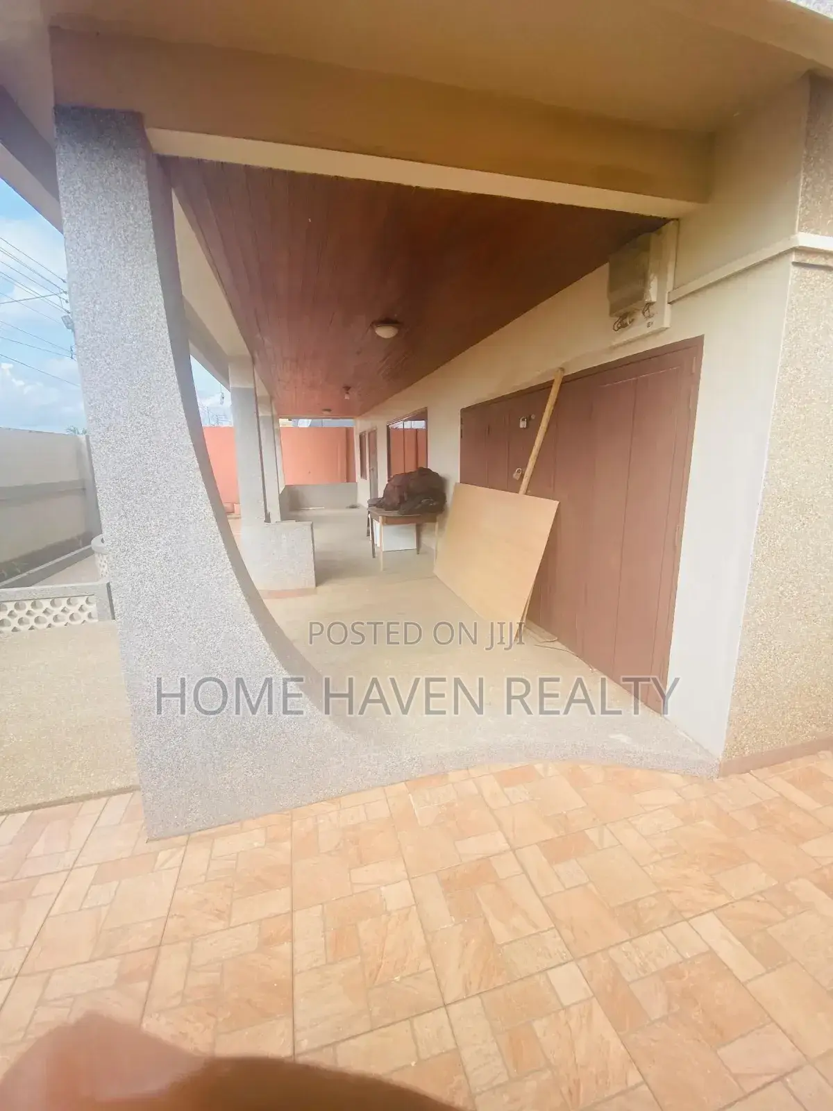 5bdrm House in Abc, Achimota for sale