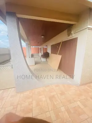 5bdrm House in Abc, Achimota for sale