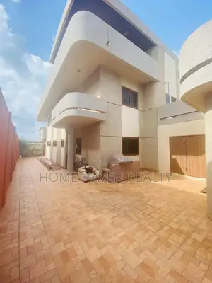 5bdrm House in Abc, Achimota for sale