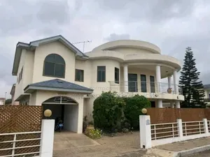 4bdrm Townhouse / Terrace in Cantonments for rent
