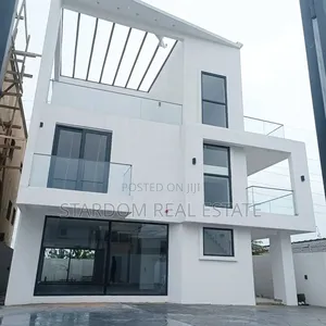 4bdrm Duplex in Adjiriganor for sale
