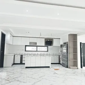 4bdrm Duplex in Adjiriganor for sale