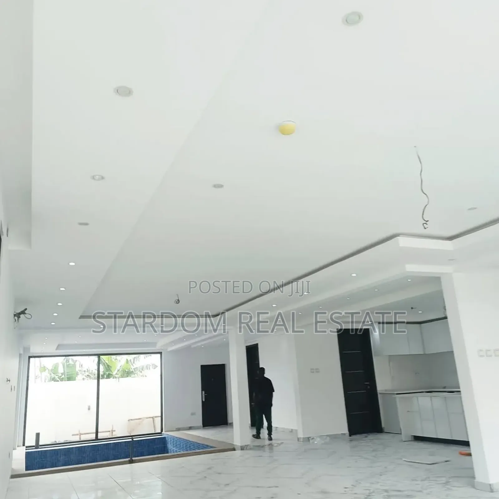4bdrm Duplex in Adjiriganor for sale