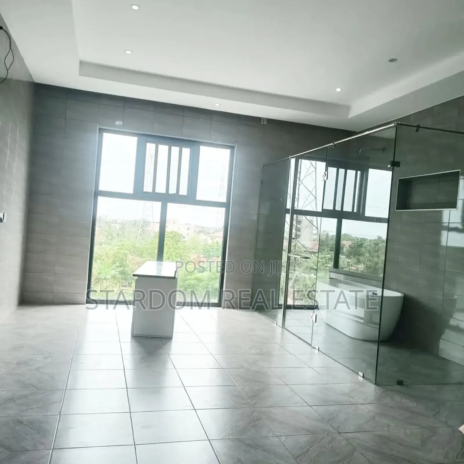 4bdrm Duplex in Adjiriganor for sale