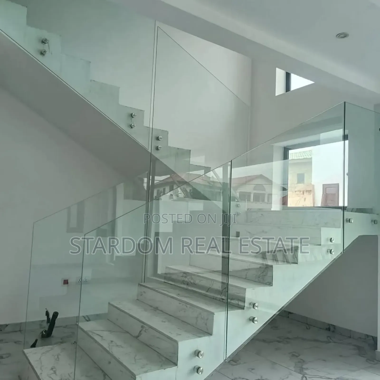 4bdrm Duplex in Adjiriganor for sale