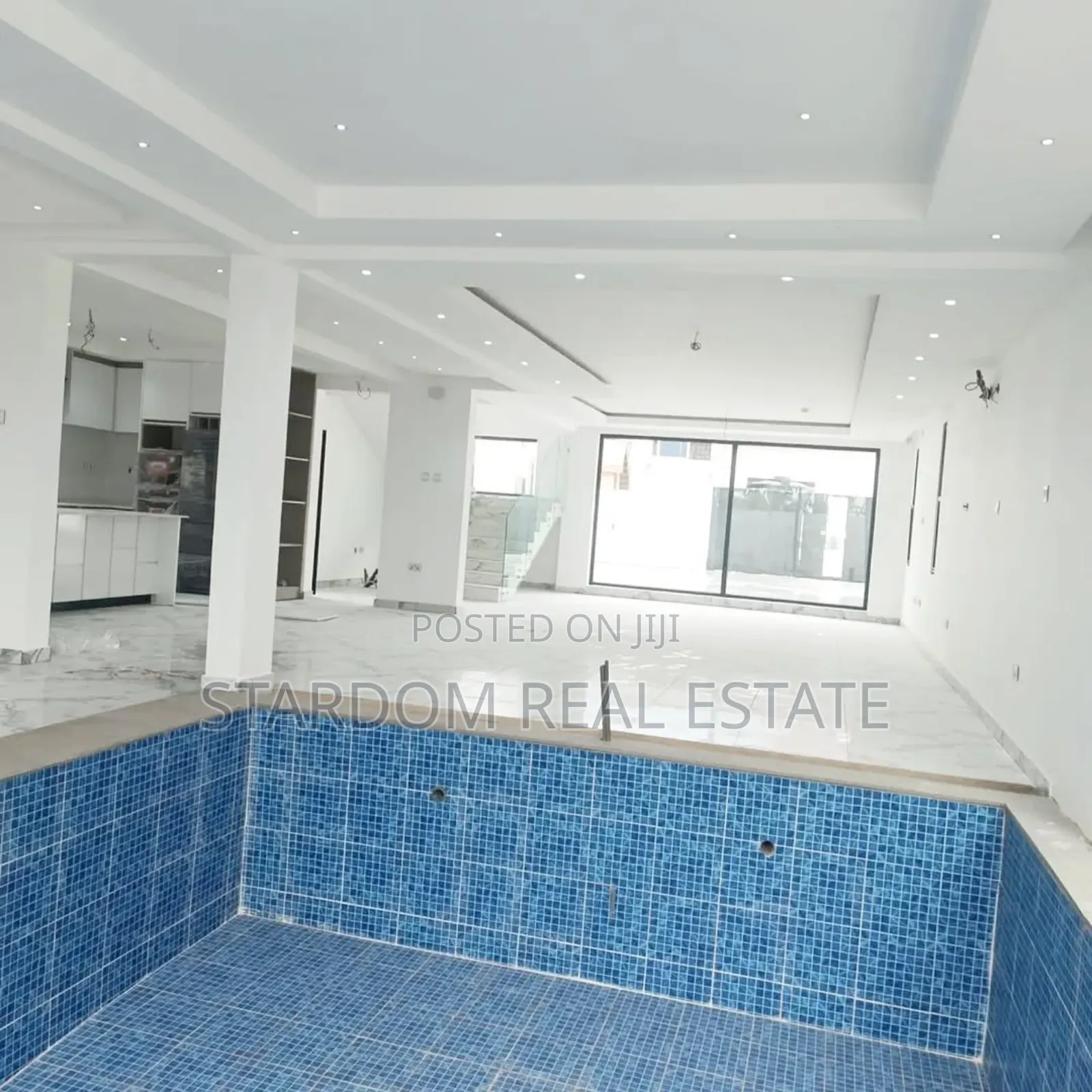 4bdrm Duplex in Adjiriganor for sale