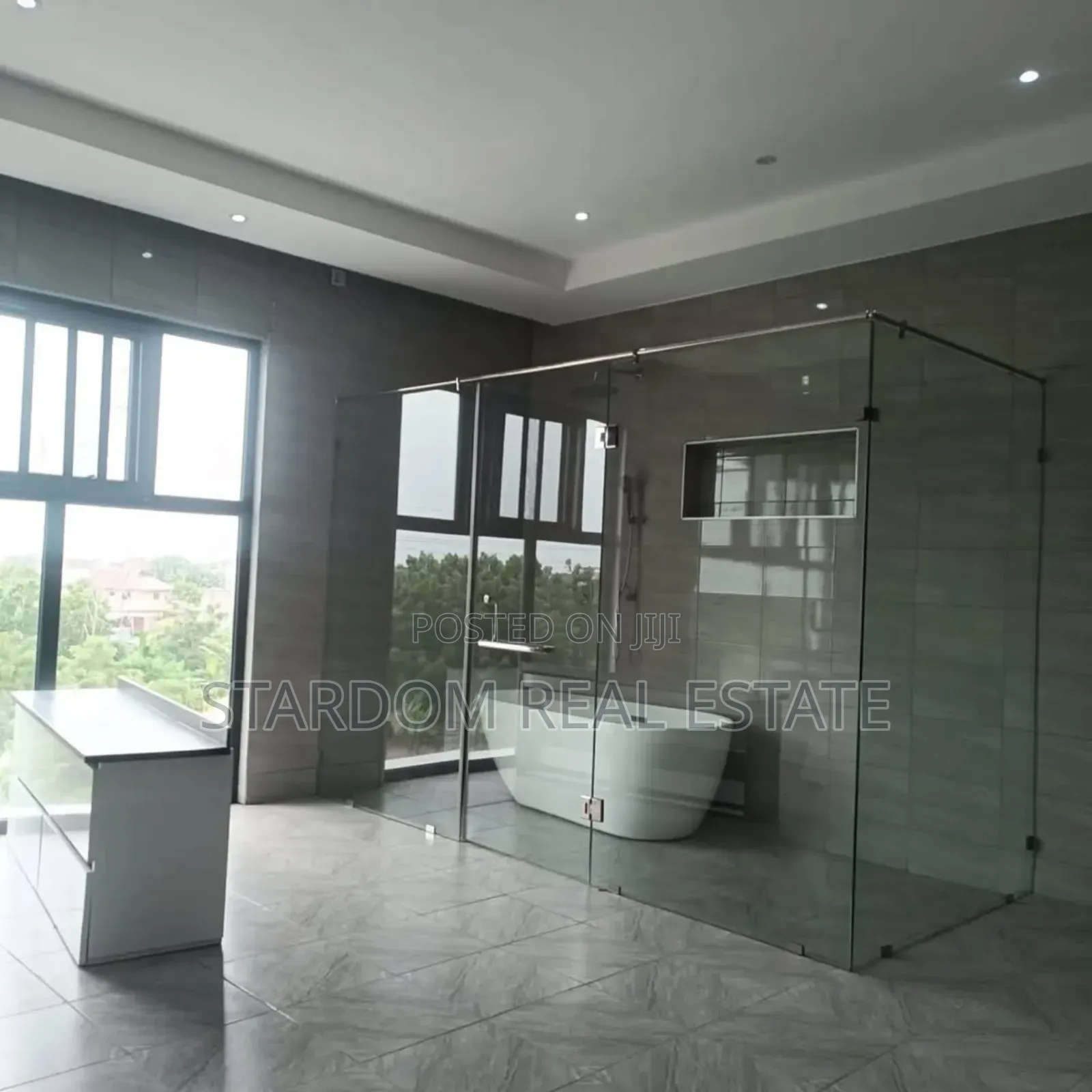 4bdrm Duplex in Adjiriganor for sale